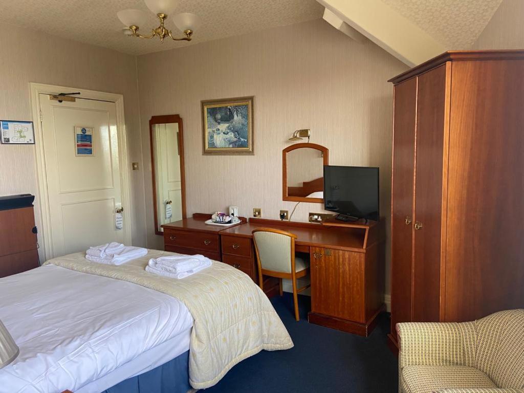 Clarkes Hotel Barrow In Furness Extérieur photo