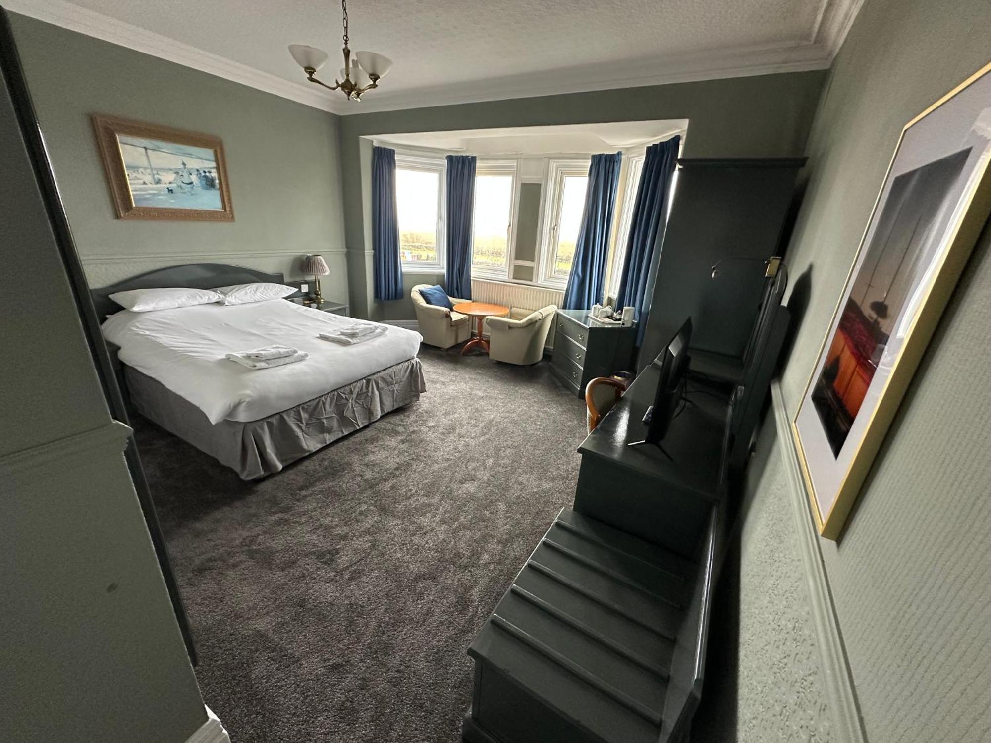 Clarkes Hotel Barrow In Furness Extérieur photo