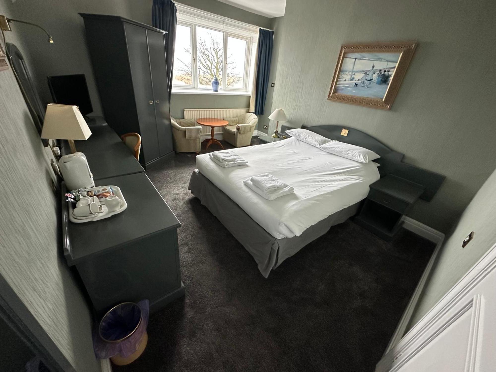 Clarkes Hotel Barrow In Furness Extérieur photo