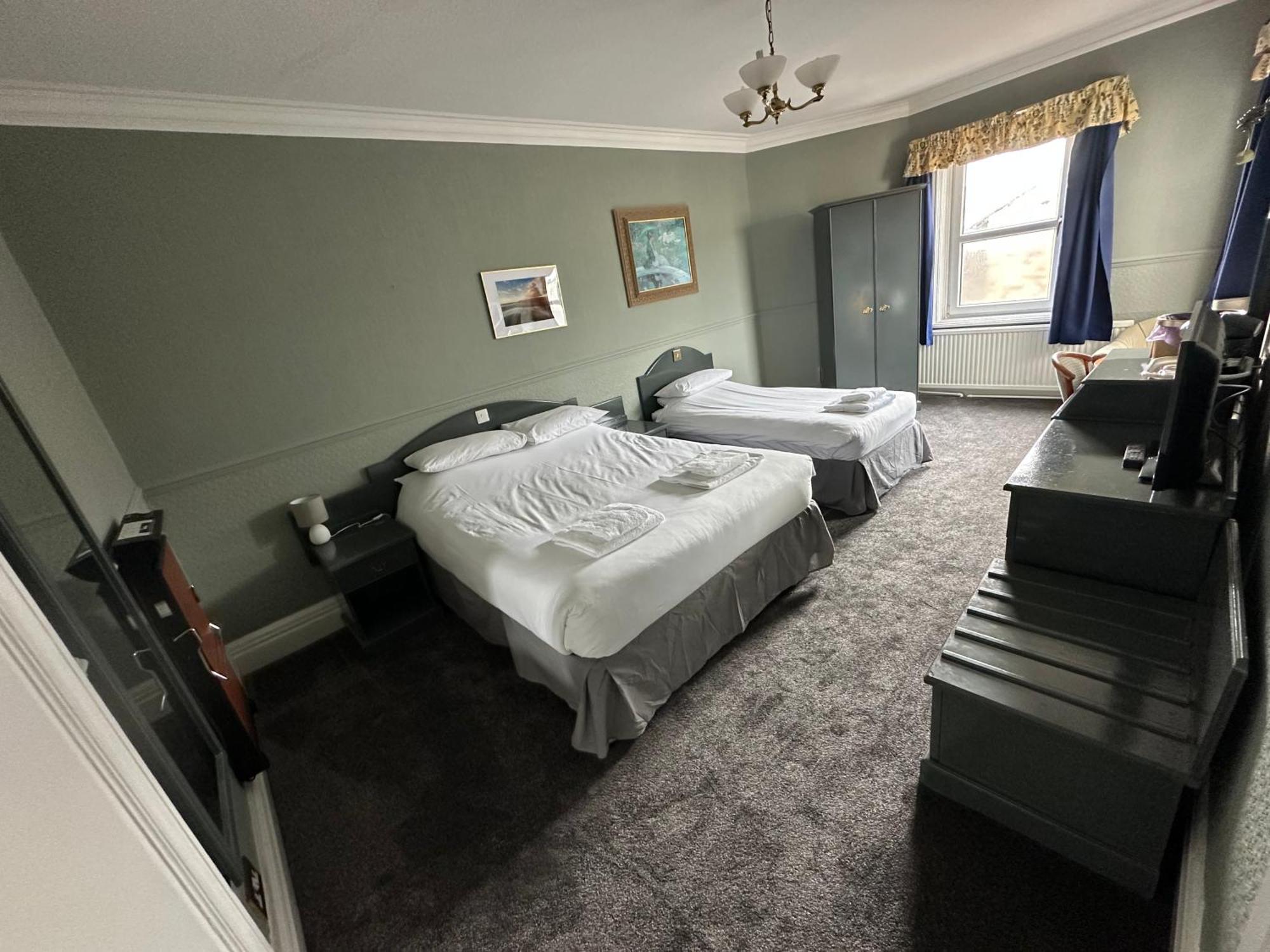 Clarkes Hotel Barrow In Furness Extérieur photo