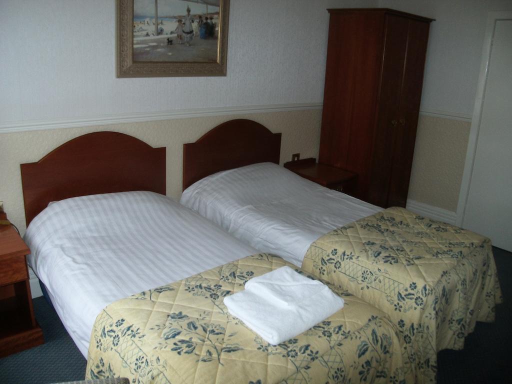 Clarkes Hotel Barrow In Furness Chambre photo